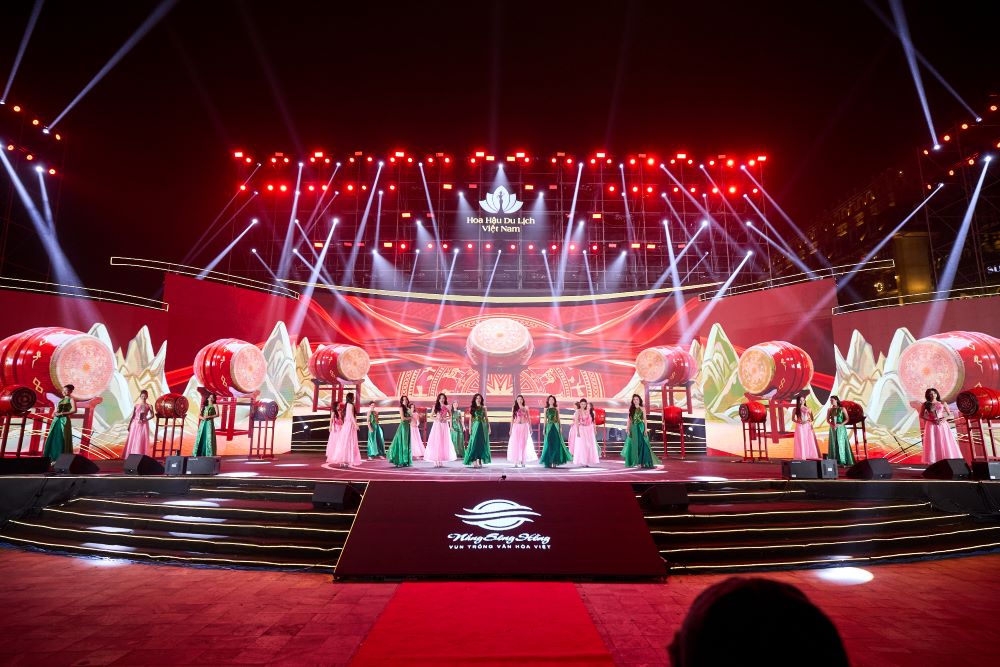 Cô gái Hà Nội đang theo học Thạc sĩ đăng quang Hoa hậu Du lịch Việt Nam 2026 - ảnh 2