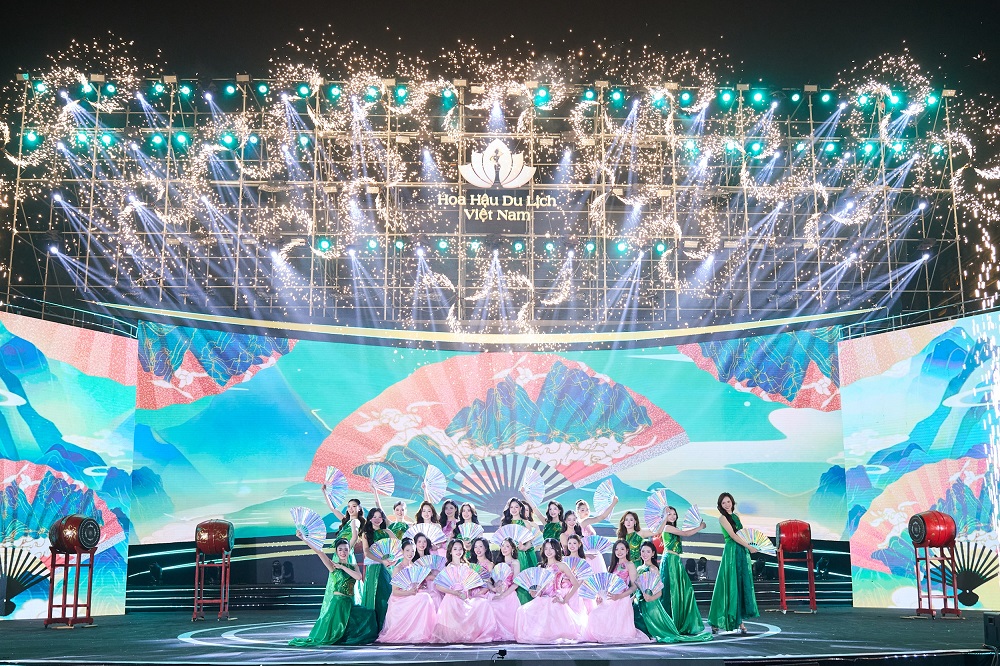 Cô gái Hà Nội đang theo học Thạc sĩ đăng quang Hoa hậu Du lịch Việt Nam 2026 - ảnh 1