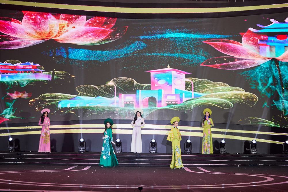 Cô gái Hà Nội đang theo học Thạc sĩ đăng quang Hoa hậu Du lịch Việt Nam 2026 - ảnh 10