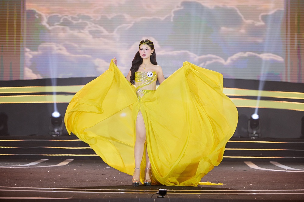 Cô gái Hà Nội đang theo học Thạc sĩ đăng quang Hoa hậu Du lịch Việt Nam 2026 - ảnh 19