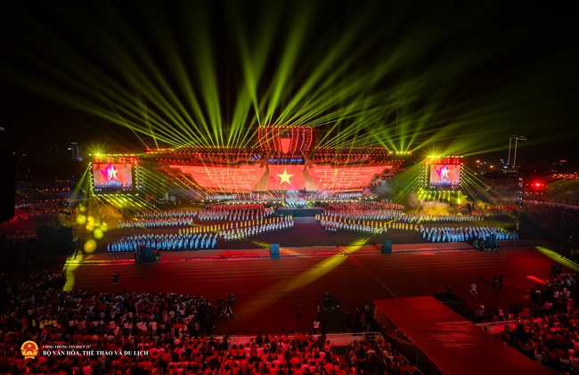 Dự thảo Báo cáo chính trị tại Đại hội XIV của Đảng: Phát triển mạnh công nghiệp văn hóa, dịch vụ văn hóa - ảnh 1