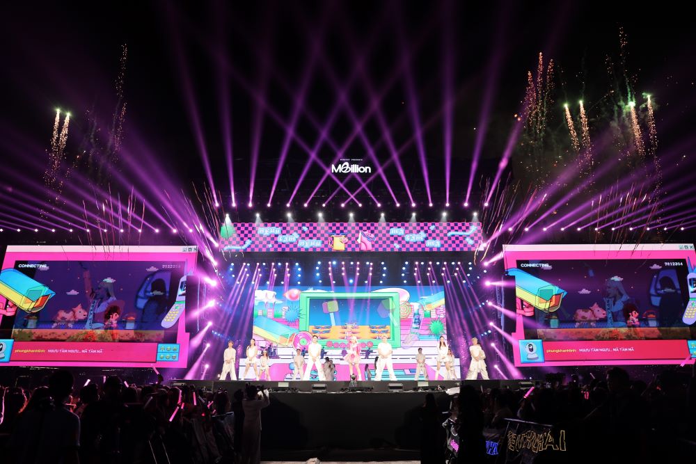 Phùng Khánh Linh đẹp ma mị, quyến rũ bên dàn sao đình đám tại GENFest - ảnh 9