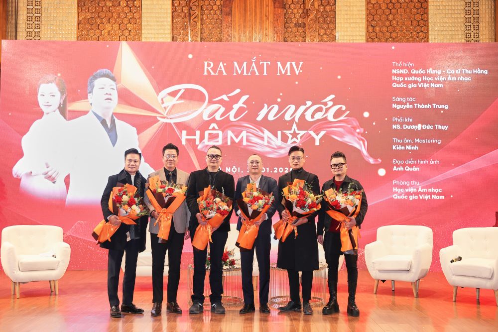 NSND Quốc Hưng kết hợp nhạc sĩ Nguyễn Thành Trung thực hiện bản trường ca “Đất nước hôm nay” chào mừng Đại hội Đảng XIV - ảnh 7