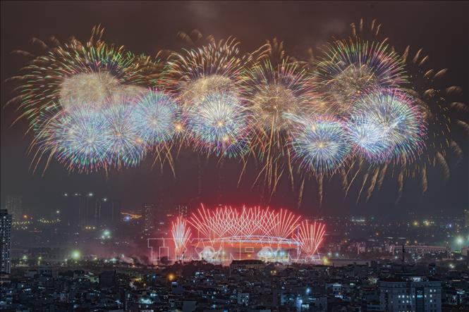 Mãn nhãn màn tổng duyệt pháo hoa chào mừng Đại hội XIV của Đảng - ảnh 2