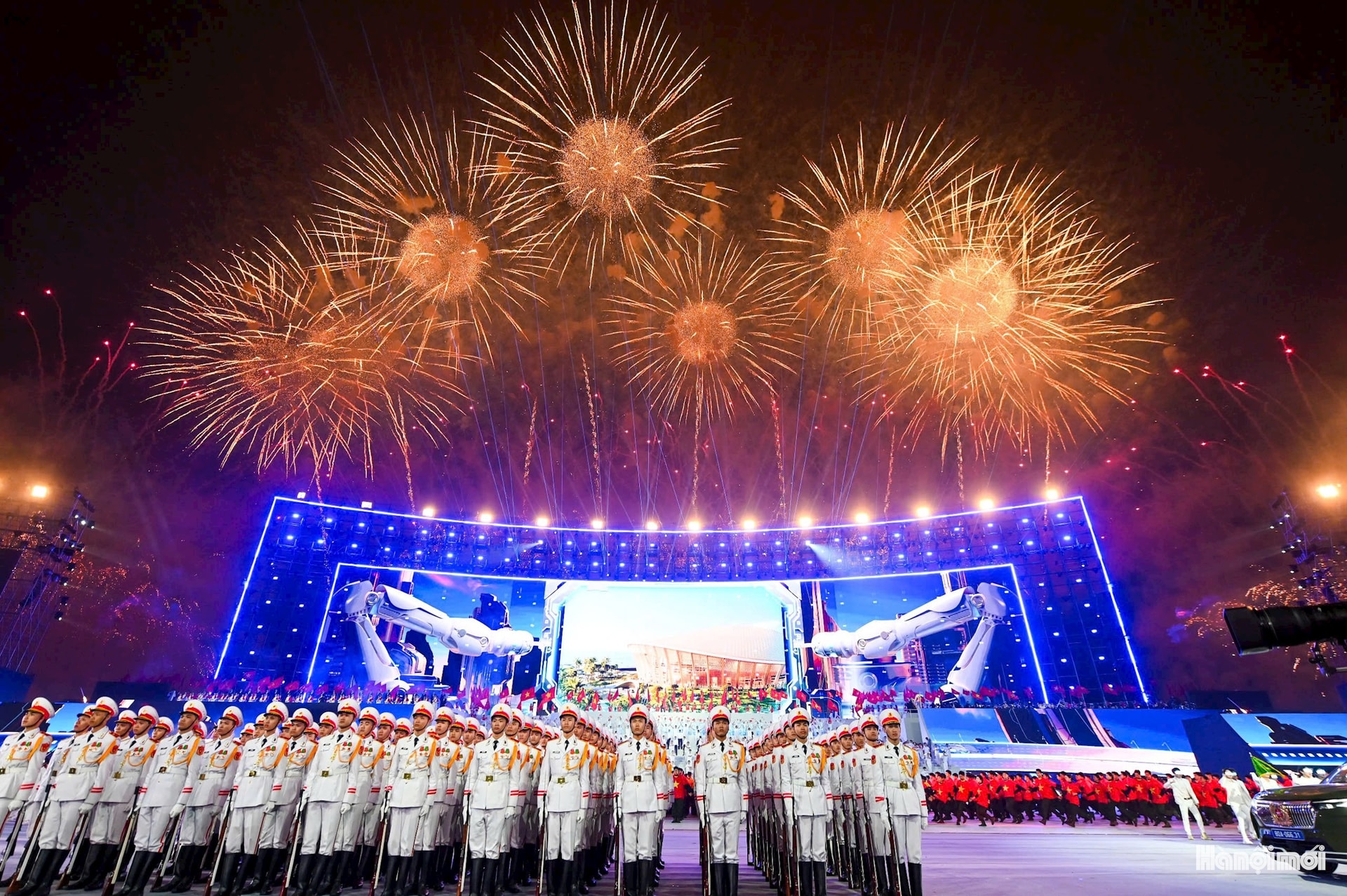 Dưới lá cờ vẻ vang của Đảng: khẳng định niềm tin vào cơ đồ rực rỡ của Tổ quốc bằng ngôn ngữ nghệ thuật  - ảnh 5