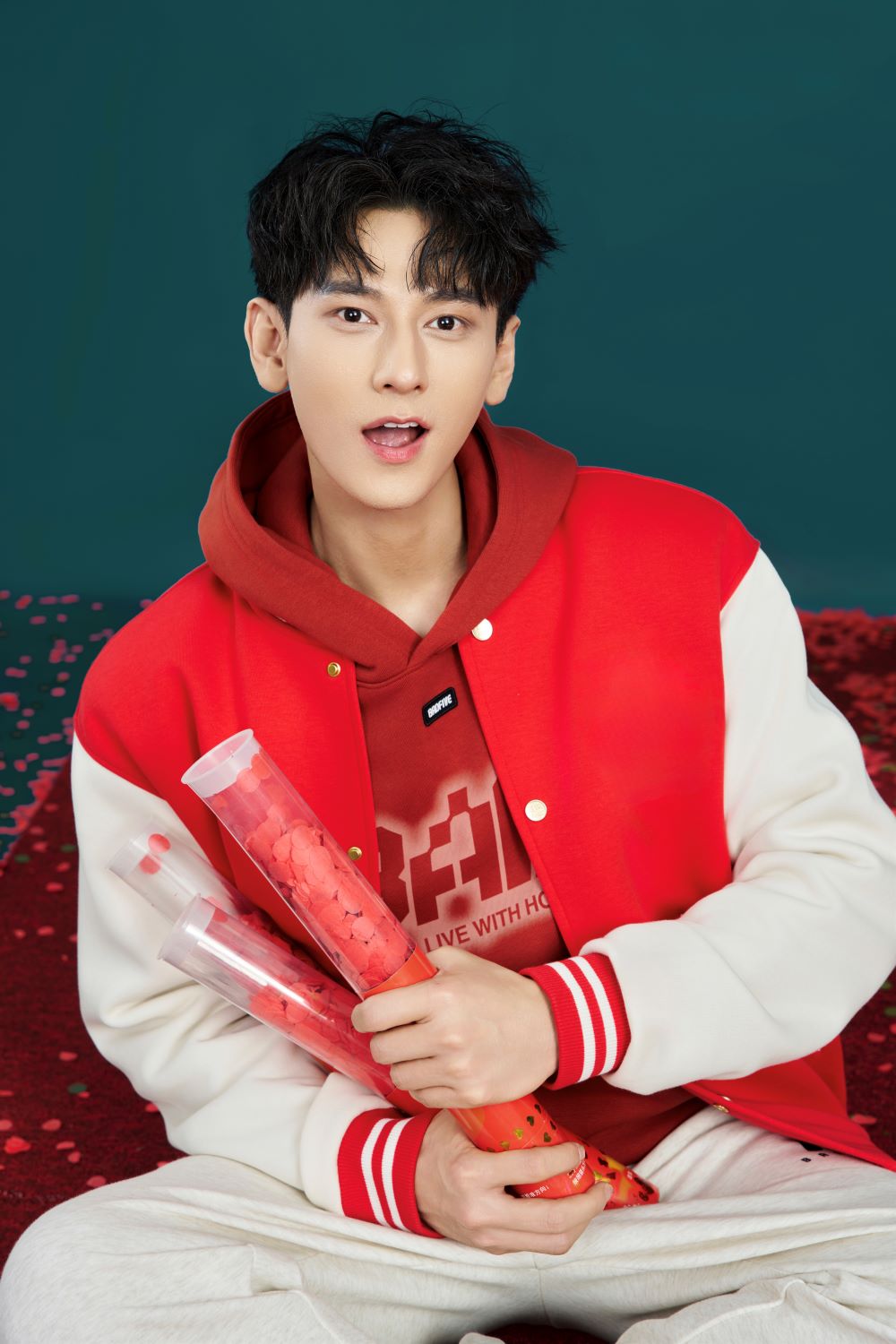 ISAAC ra mắt nhạc Tết: “Có ba có mẹ là hơn ngàn mùa xuân” - ảnh 3