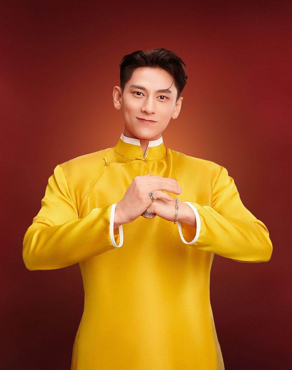 ISAAC ra mắt nhạc Tết: “Có ba có mẹ là hơn ngàn mùa xuân” - ảnh 2