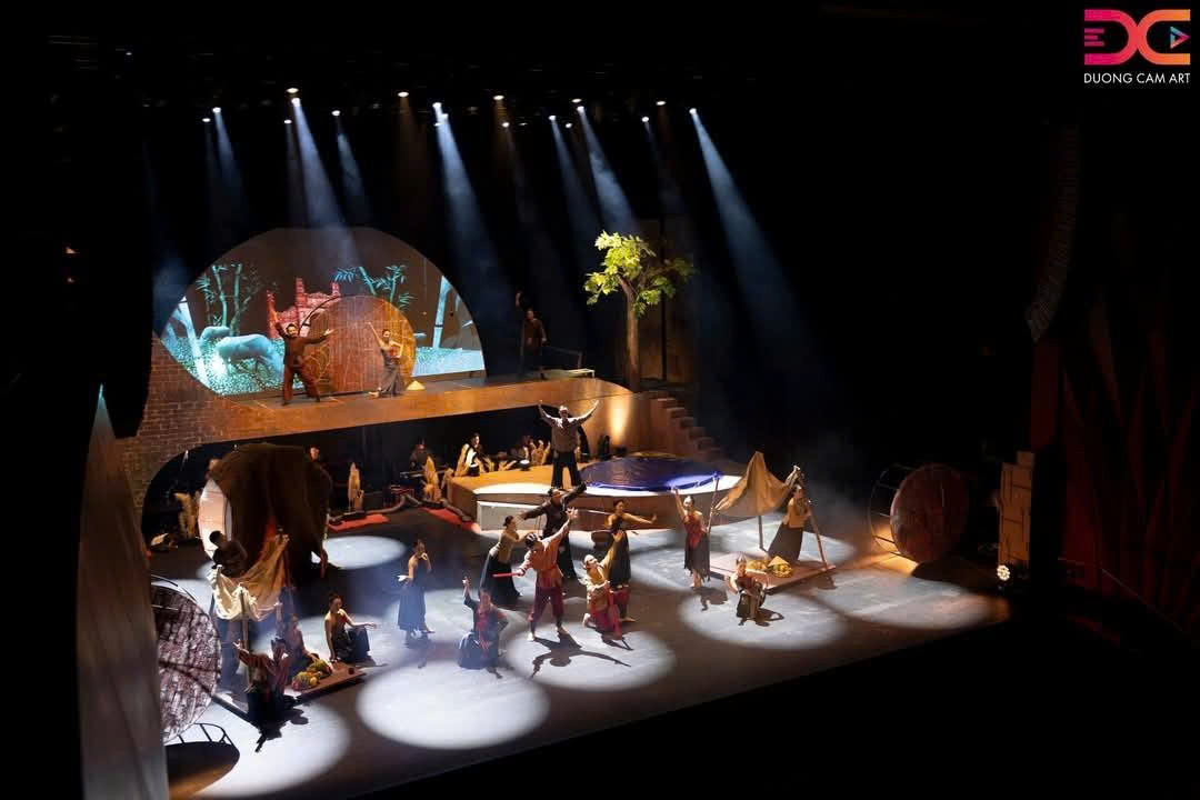Vở Nhạc kịch luôn cháy vé "Giấc mơ Chí Phèo" đoạt giải thưởng Tinh hoa sân khấu  - ảnh 6