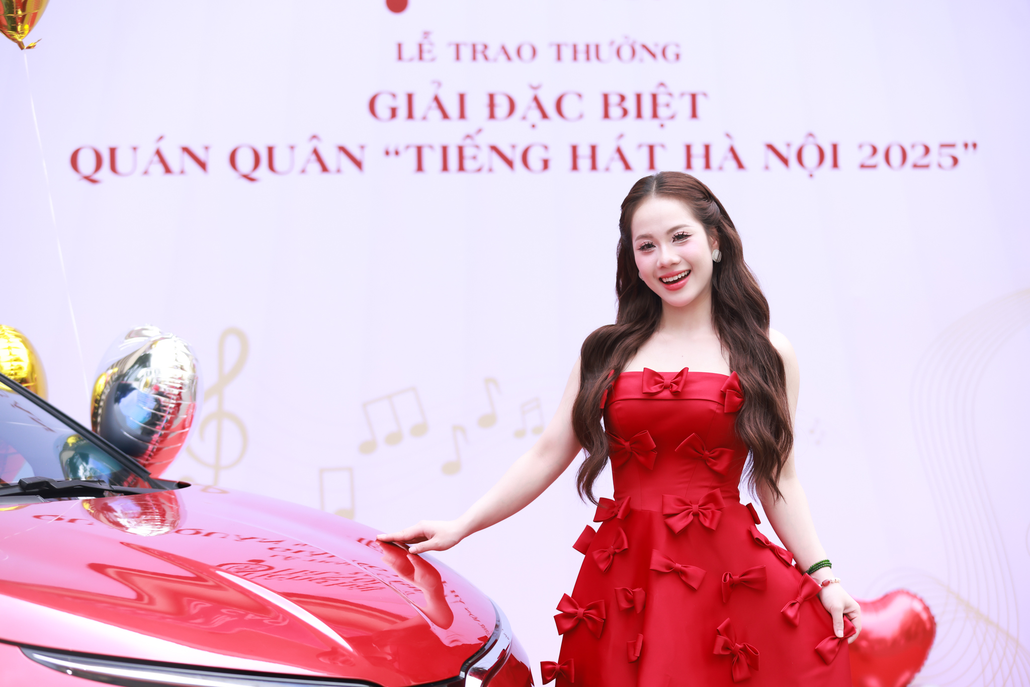 Quán quân Đào Lê Phương Chi nhận giải thưởng 600 triệu đồng từ cuộc thi “Tiếng hát Hà Nội 2025” - ảnh 3