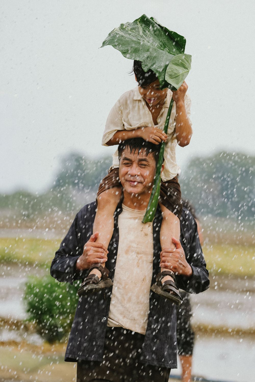 MV Tết 2026 của Đen: tôn vinh những nỗ lực âm thầm của những người cha - ảnh 5