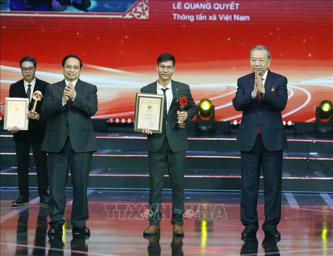 Tổng Bí thư Tô Lâm dự Lễ tuyên dương Bí thư Chi bộ xuất sắc và trao Giải Búa liềm Vàng lần thứ X - ảnh 7