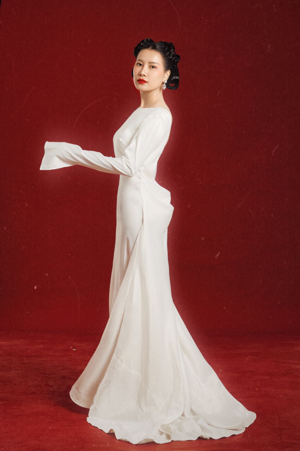 Ca sĩ Quỳnh Anh kết hợp nhiều nghệ sĩ quốc tế nổi tiếng, trong đó có nghệ sĩ từng đoạt giải Grammy “kể chuyện” mùa xuân Việt Nam - ảnh 5