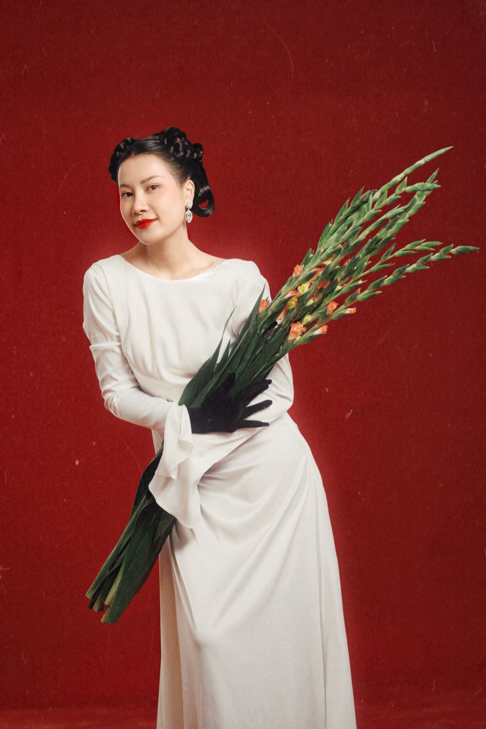 Ca sĩ Quỳnh Anh kết hợp nhiều nghệ sĩ quốc tế nổi tiếng, trong đó có nghệ sĩ từng đoạt giải Grammy “kể chuyện” mùa xuân Việt Nam - ảnh 6