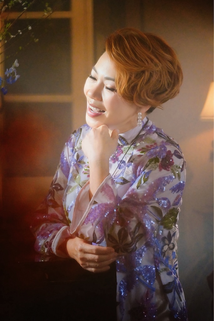 “Hà Nội những sắc hoa mùa xuân”- bức họa âm nhạc lãng mạn, đầy chất thơ về Tết Hà Nội của Giáng Son và Hà Trần  - ảnh 8