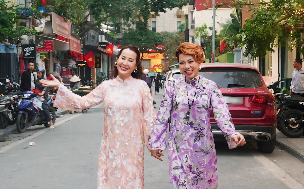 “Hà Nội những sắc hoa mùa xuân”- bức họa âm nhạc lãng mạn, đầy chất thơ về Tết Hà Nội của Giáng Son và Hà Trần  - ảnh 1