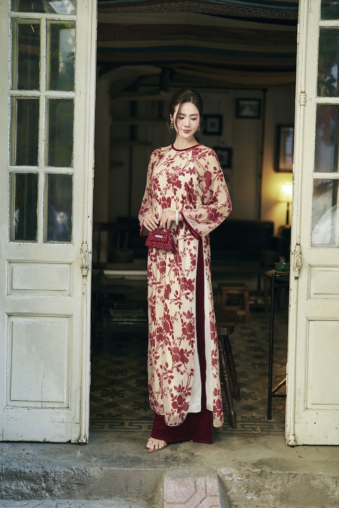 Áo dài diện Tết duyên dáng của Phan Minh Huyền - ảnh 4