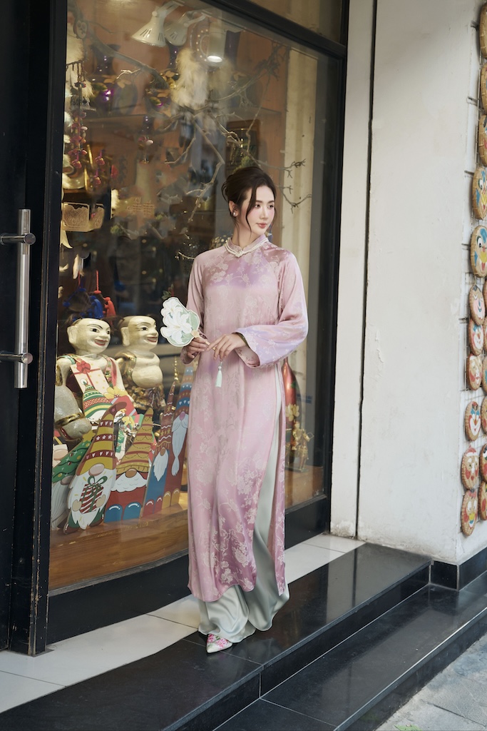 Áo dài diện Tết duyên dáng của Phan Minh Huyền - ảnh 7