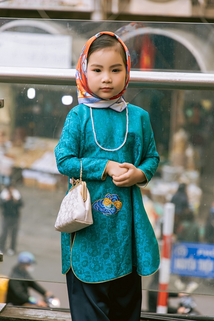 Dàn sao Việt diện áo dài gấm lụa của Cao Minh Tiến rộn ràng đón Xuân mới - ảnh 14