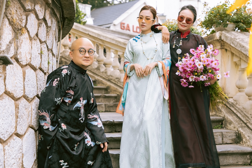 Dàn sao Việt diện áo dài gấm lụa của Cao Minh Tiến rộn ràng đón Xuân mới - ảnh 4