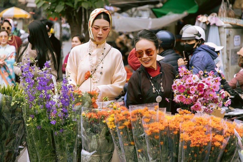 Dàn sao Việt diện áo dài gấm lụa của Cao Minh Tiến rộn ràng đón Xuân mới - ảnh 10