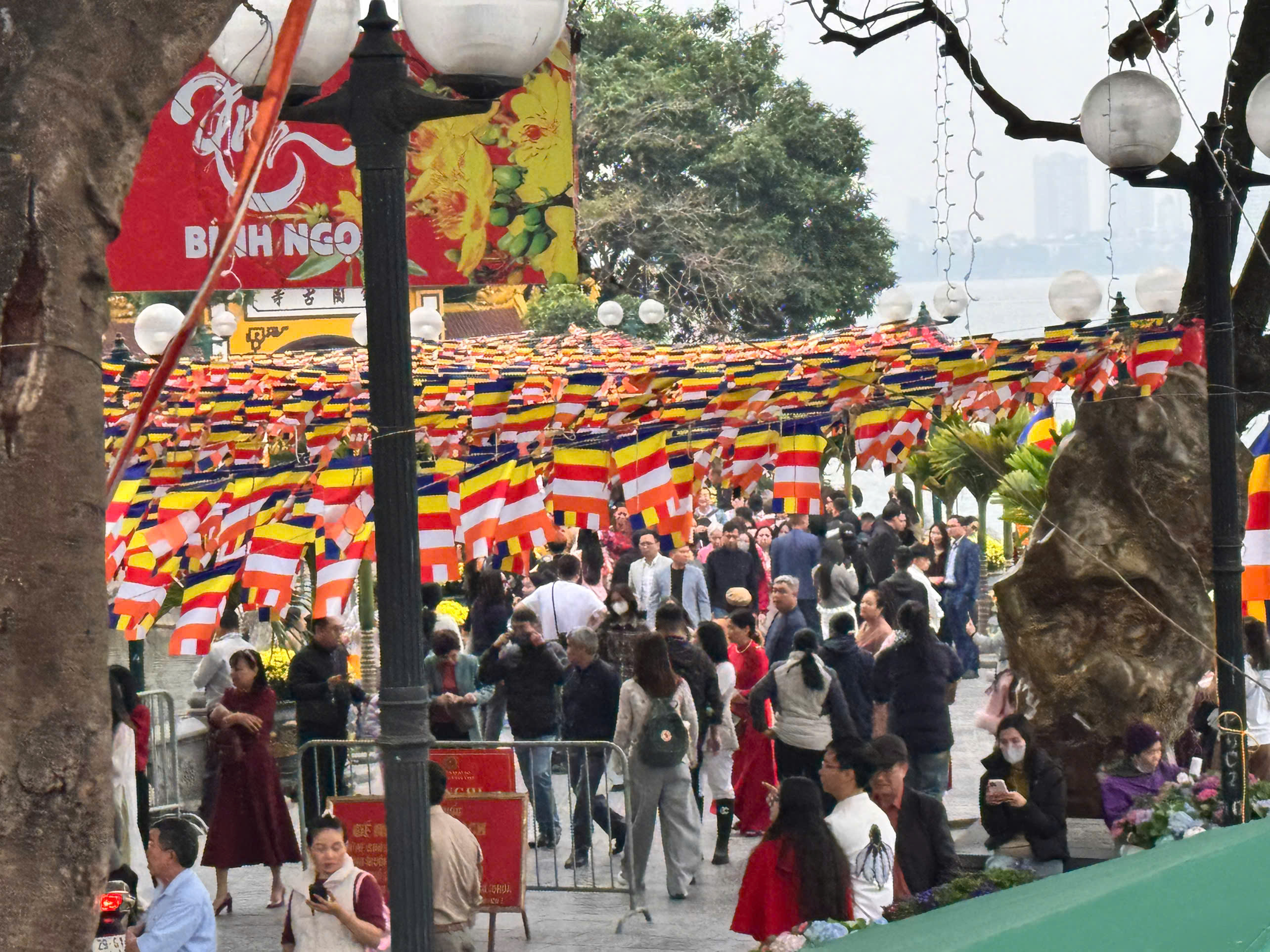 Hà Nội bình yên, thư thả trong ngày mùng 3 Tết - ảnh 3