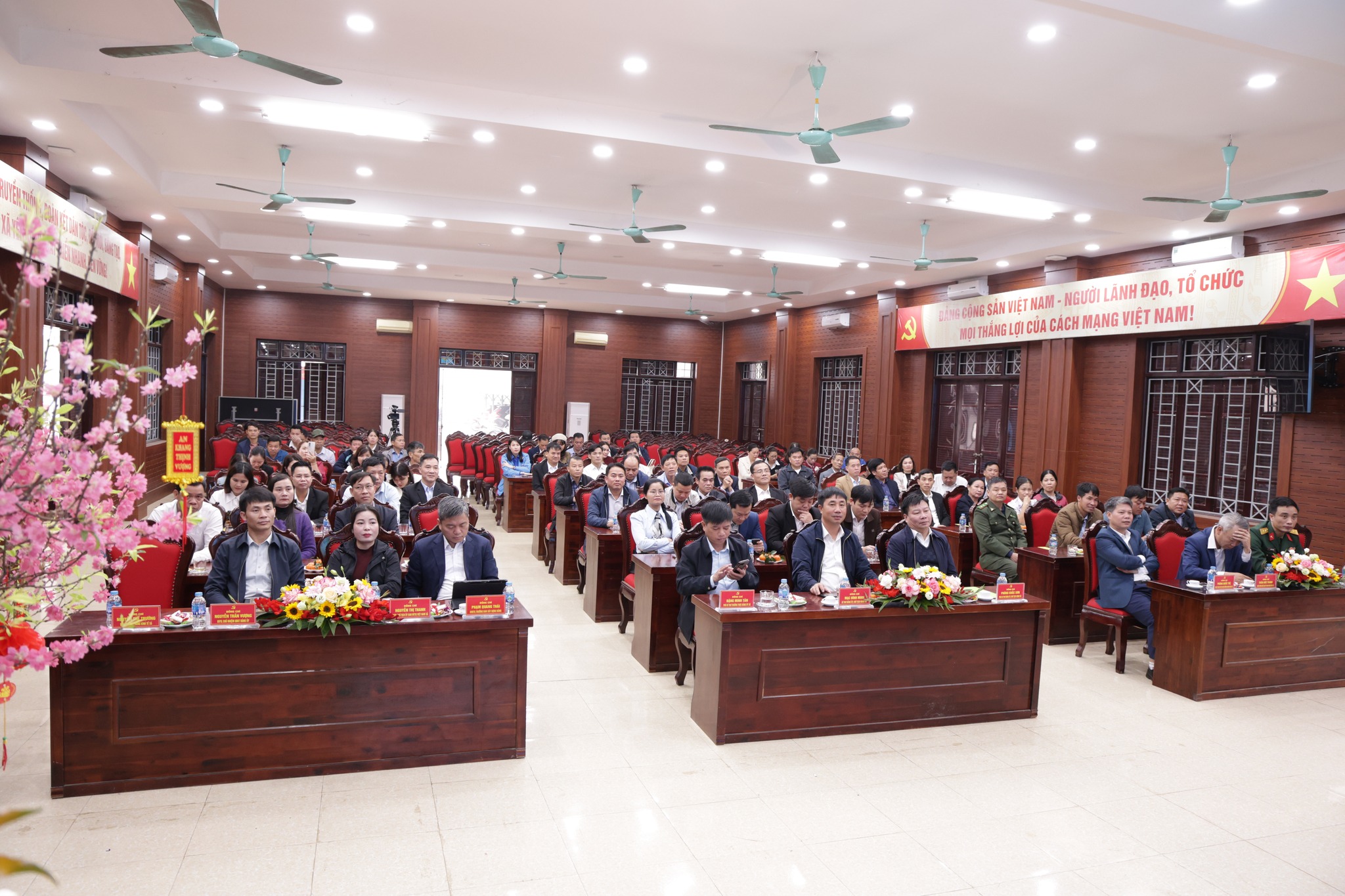 Yên Xuân phát động Tết trồng cây, hướng tới mục tiêu đô thị xanh bền vững - ảnh 2