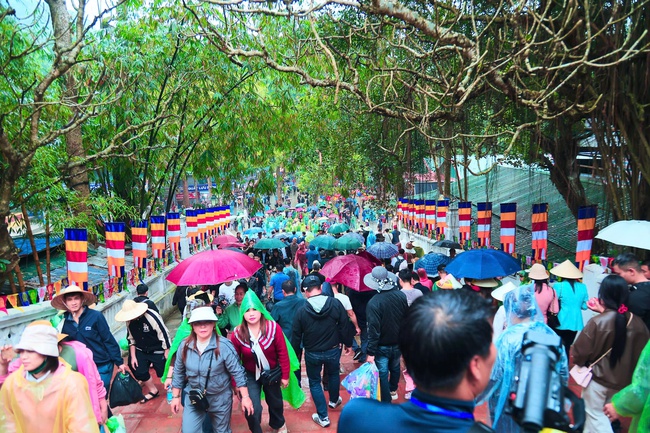 Cả nước ước đón và phục vụ 14 triệu lượt khách du lịch trong kỳ nghỉ Tết Nguyên đán Bính Ngọ - ảnh 1