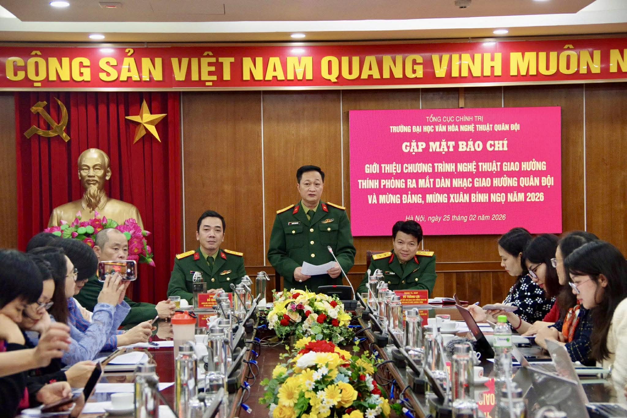 Đại tá, NSND Nguyễn Xuân Bắc: Dàn nhạc Giao hưởng Quân đội đang nỗ lực tiệm cận với âm nhạc thế giới  - ảnh 1