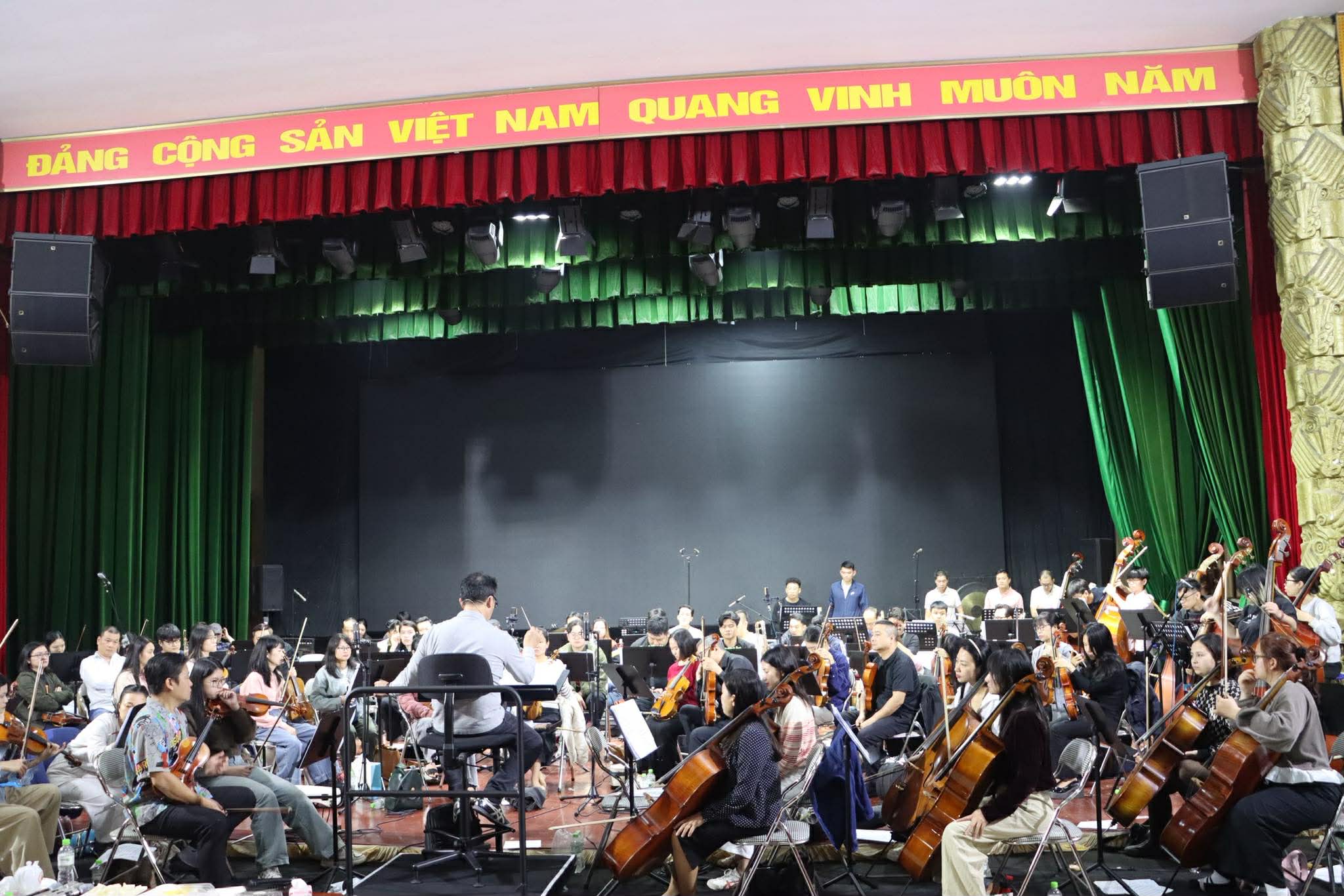 Đại tá, NSND Nguyễn Xuân Bắc: Dàn nhạc Giao hưởng Quân đội đang nỗ lực tiệm cận với âm nhạc thế giới  - ảnh 5