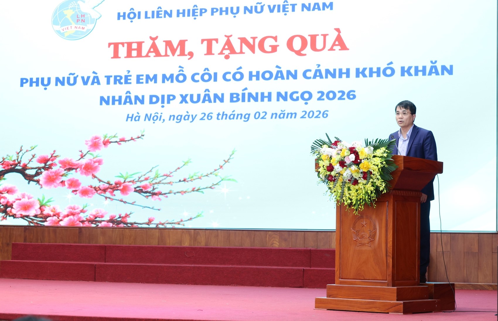 Chủ tịch Hội LHPN Việt Nam tặng quà cho 100 phụ nữ và trẻ em mồ côi có hoàn cảnh khó khăn tại Hà Nội nhân dịp Xuân Bính Ngọ  - ảnh 7