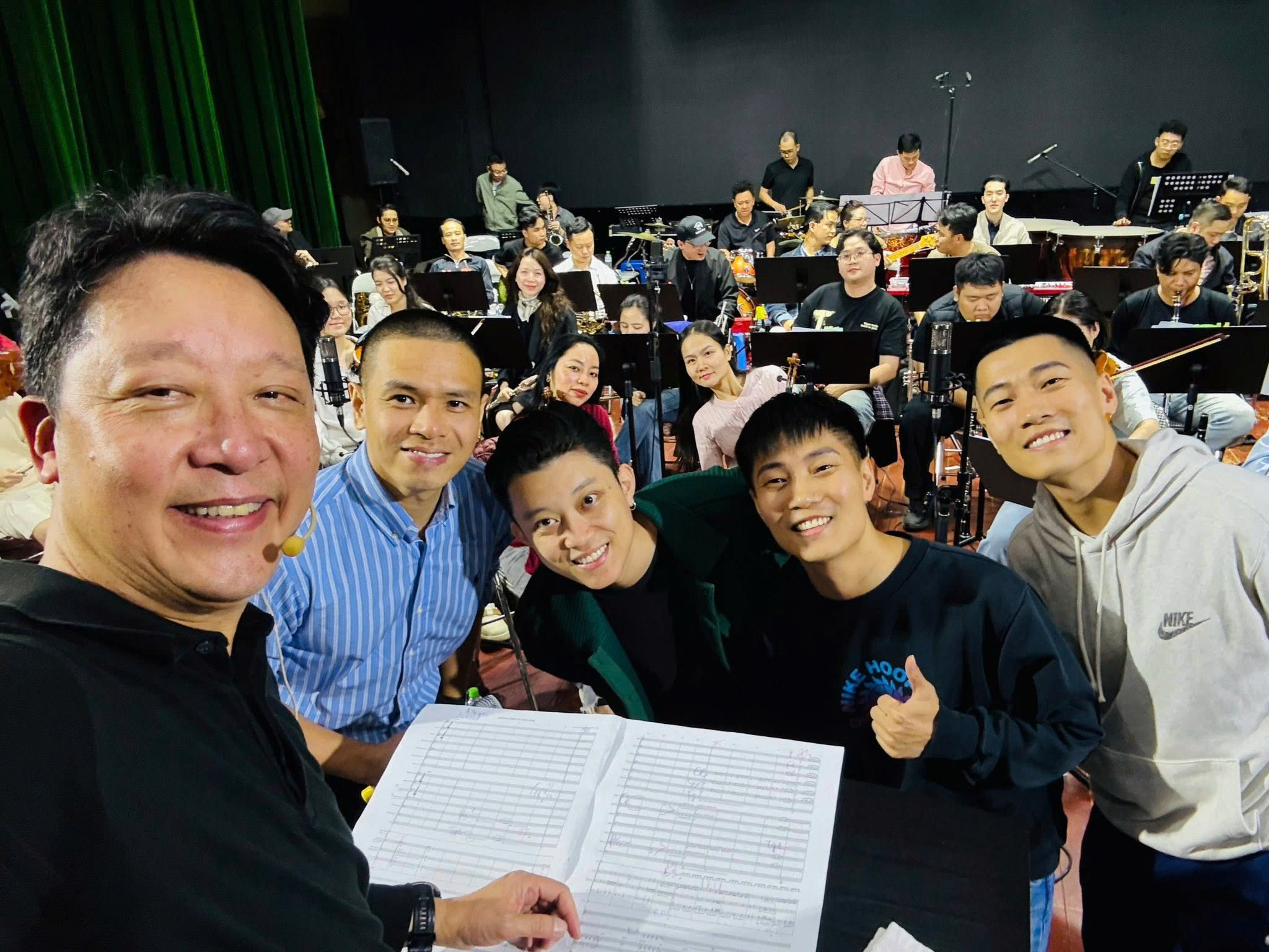 Đại tá, NSND Nguyễn Xuân Bắc: Dàn nhạc Giao hưởng Quân đội đang nỗ lực tiệm cận với âm nhạc thế giới  - ảnh 6