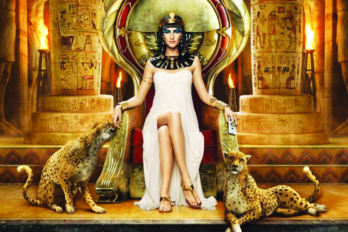 Nữ hoàng Cleopatra và những phương pháp làm đẹp nguyên thủy từ bùn Biển Chết