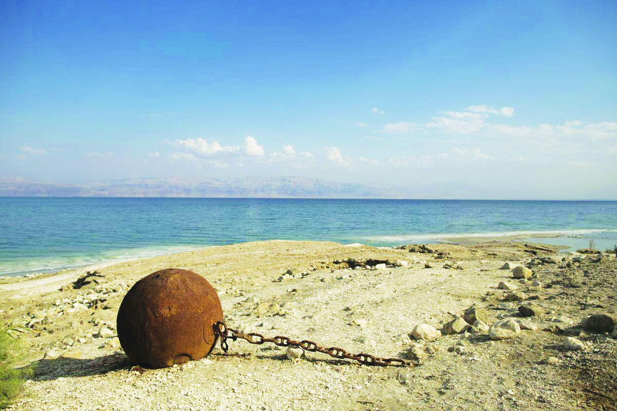 Biển Chết “cô độc” giữa mênh mông sa mạc