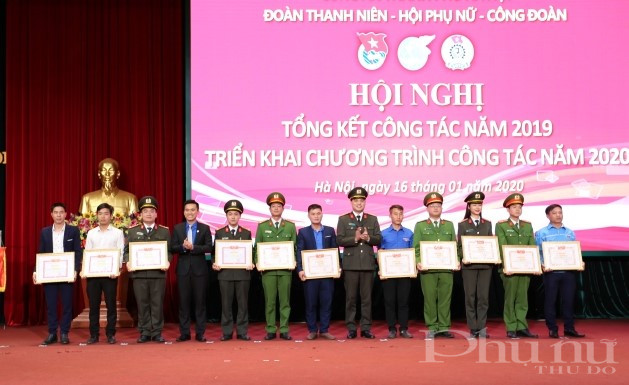 Nhiều cá nhân có thành tích tiêu biểu, xuất sắc được vinh danh