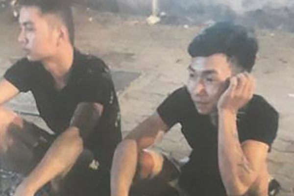 Hai đối tượng Đinh Văn Giáp và Đinh Văn Trường đã sát hại lái xe GrabBike Nguyễn Cao Sang Hai đối tượng Đinh Văn Giáp và Đinh Văn Trường đã sát hại lái xe GrabBike Nguyễn Cao Sang