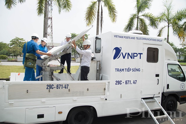 Chuẩn bị xe phát sóng lưu động Chuẩn bị xe phát sóng lưu động