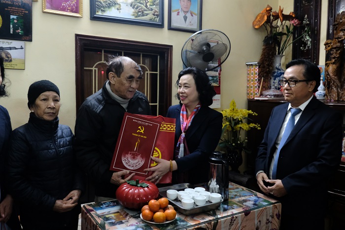 Phó Bí thư Thường trực Thành ủy Ngô Thị Thanh Hằng chúc Tết gia đình ông Nguyễn Tiến Sửu Phó Bí thư Thường trực Thành ủy Ngô Thị Thanh Hằng chúc Tết gia đình ông Nguyễn Tiến Sửu