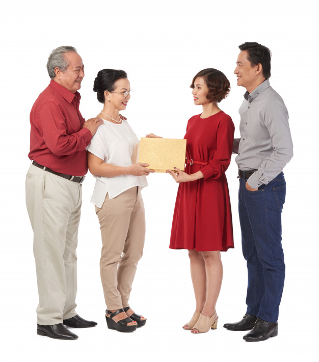 Tặng quà cha mẹ cũng là biểu hiện đạo hiếu của con cái mỗi tết. Thế nhưng cũng lắm rắc rối Tặng quà cha mẹ cũng là biểu hiện đạo hiếu của con cái mỗi tết. Thế nhưng cũng lắm rắc rối