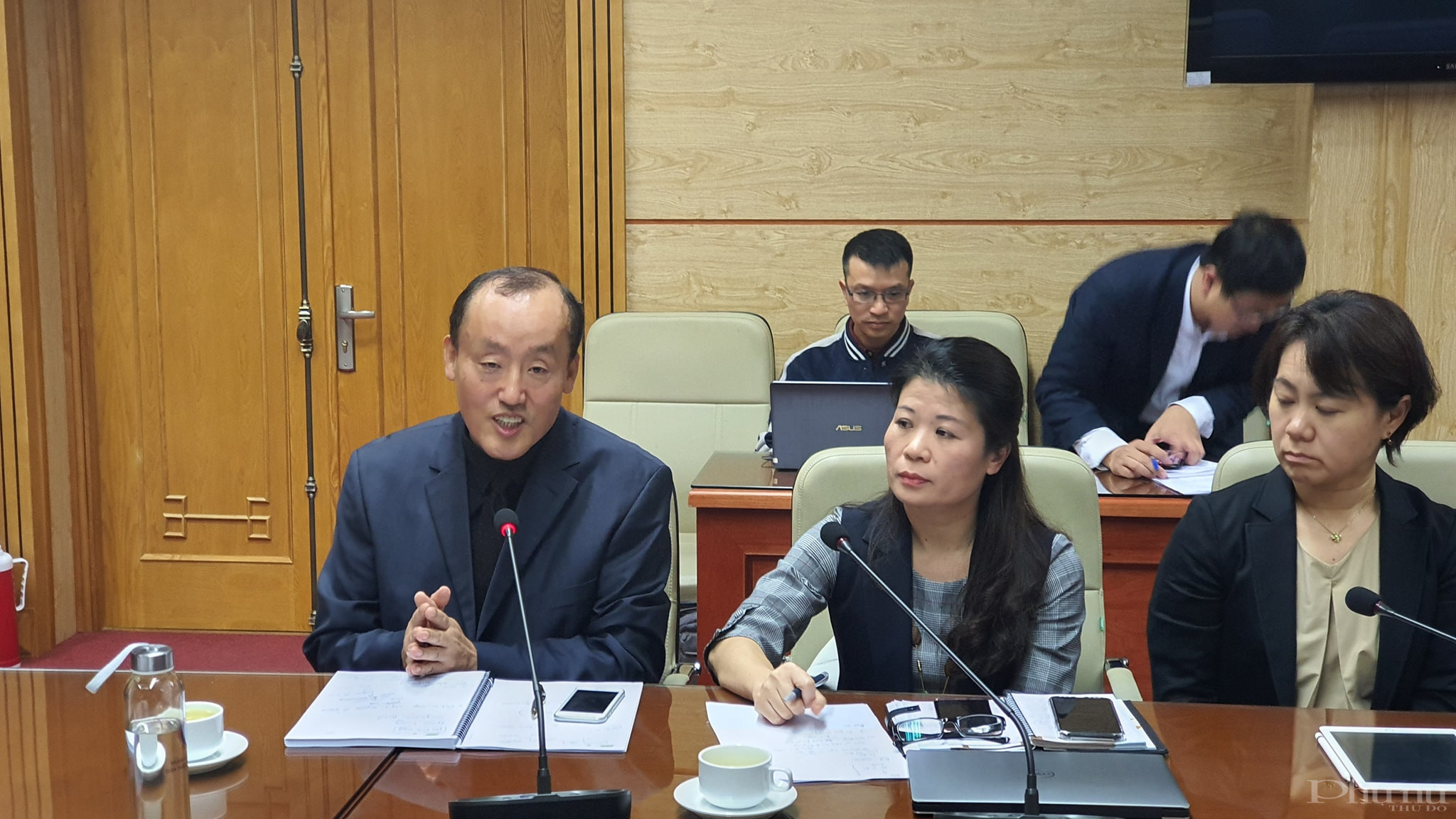 Đại diện Tổ chức Y tế thế giới WHO thông tin tại cuộc họp về tình hình dịch viêm đường hô hấp cấp do virus corona.