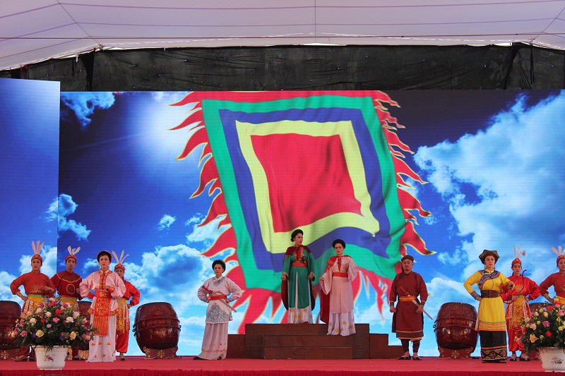 Tiết mục tái hiện trận đánh lịch sử của Hai Bà Trưng tại buổi lễ khai mạc