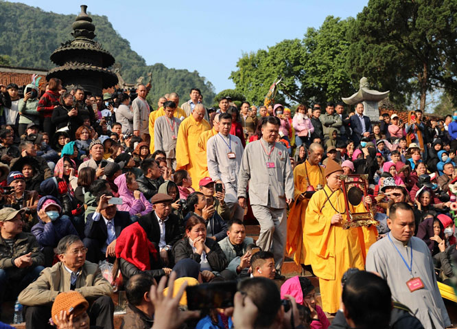 Khuyến cáo tạm dừng lễ hội trong trường hợp cần thiết - ảnh 1