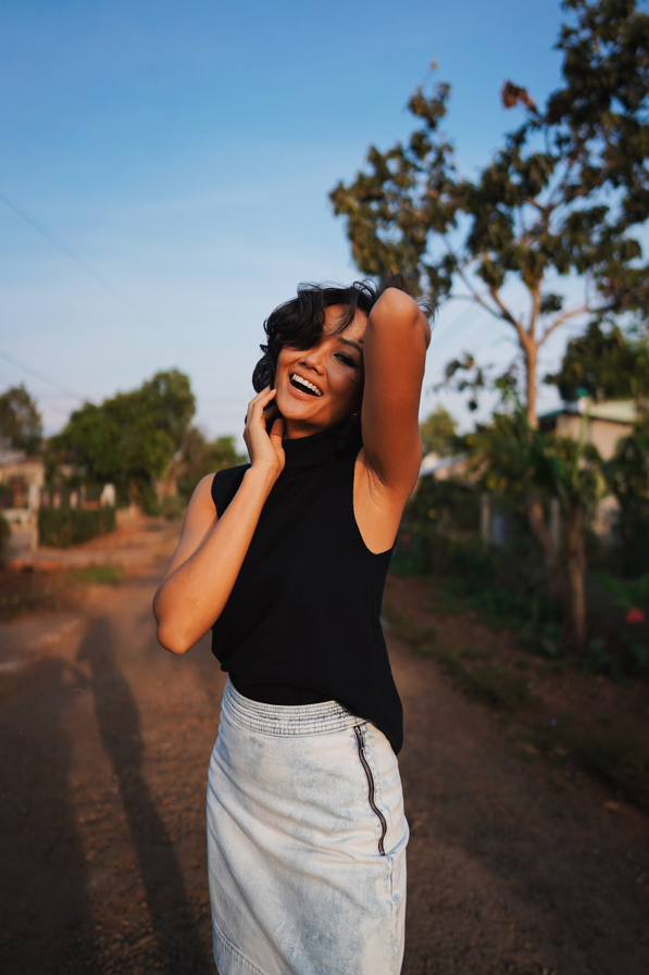 Đạo diễn Lương Đ&igrave;nh Dũng cho rằng nếu anh kh&ocirc;ng chọn, th&igrave; một ng&agrave;y rất gần Hollywood sẽ gọi t&ecirc;n H'Hen Ni&ecirc;