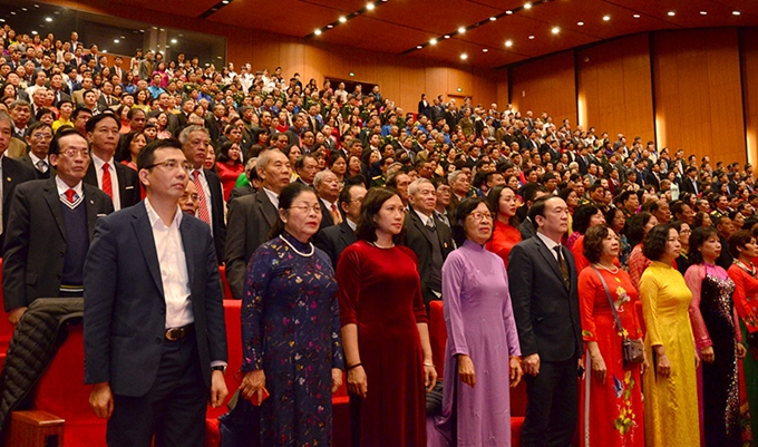 C&aacute;c đại biểu vinh dự về dự Lễ kỷ niệm 90 năm Ng&agrave;y th&agrave;nh lập Đảng.