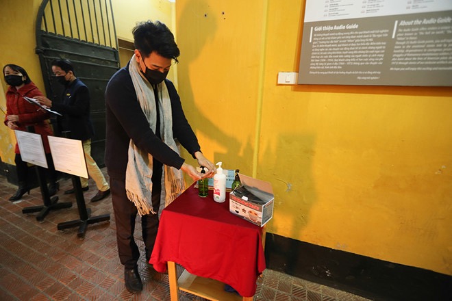 Di tích Nhà tù Hỏa Lò cung cấp trang thiết bị vệ sinh cá nhân cho du khách.