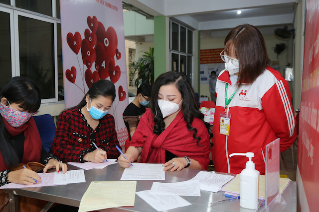 NSƯT Tố Nga đ&atilde; rất x&oacute;t xa khi biết lượng m&aacute;u dự trữ cho c&aacute;c bệnh viện đang khan hiếm ở mức b&aacute;o động