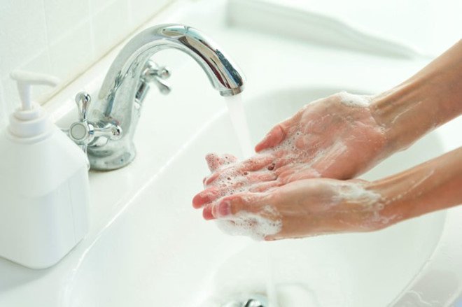 Rửa tay h&agrave;ng ng&agrave;y với x&agrave; ph&ograve;ng l&agrave; một c&aacute;ch hữu hiệu gi&uacute;p ph&ograve;ng ngừa l&acirc;y nhiễm virus nCoV.
