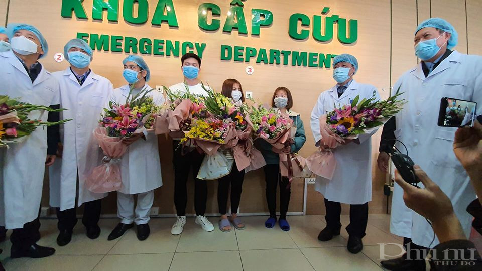 3 bệnh nhân nhiễm covid-19 được chữa khỏi tại bệnh viện Nhiệt đới Trung ương 3 bệnh nhân nhiễm covid-19 được chữa khỏi tại bệnh viện Nhiệt đới Trung ương