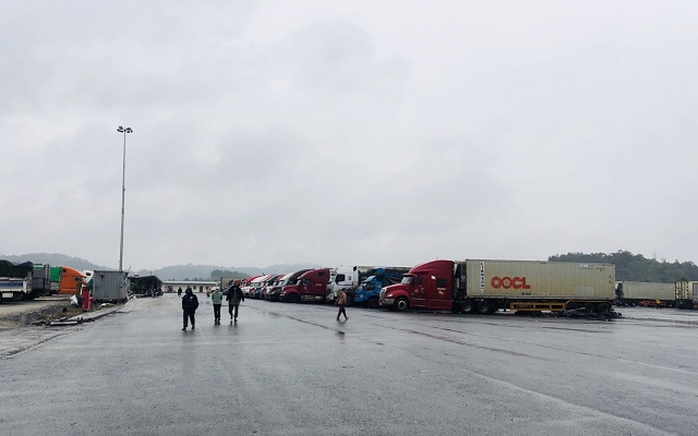 Cửa khẩu quốc tế L&agrave;o Cai h&agrave;ng ng&agrave;y c&oacute; h&agrave;ng chục ngh&igrave;n tấn h&agrave;ng h&oacute;a th&ocirc;ng quan.