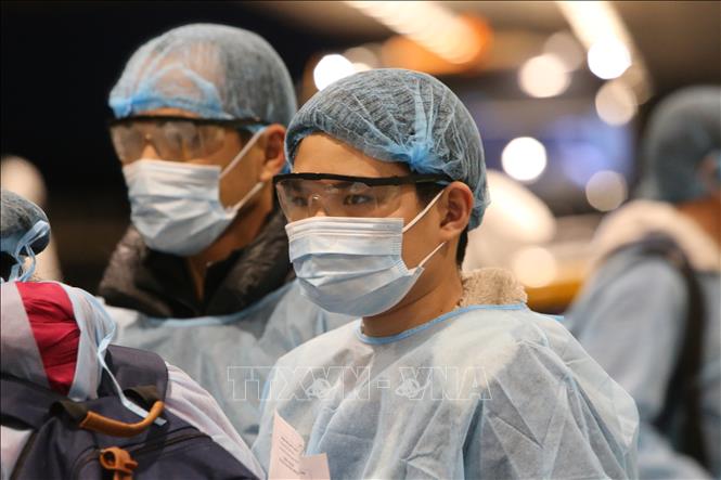 Công dân Việt Nam trở về từ Trung Quốc.