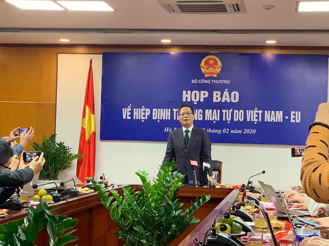 Ngay sau khi Hiệp định EVFTA và EVIPA chính thức được Nghị viện châu Âu thông qua, Bộ Công Thương đã tổ chức họp báo vào 18h15 phút. Bộ trưởng Trần Tuấn Anh chủ trì. Ngay sau khi Hiệp định EVFTA và EVIPA chính thức được Nghị viện châu Âu thông qua, Bộ Công Thương đã tổ chức họp báo vào 18h15 phút. Bộ trưởng Trần Tuấn Anh chủ trì.